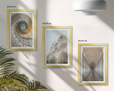 Galerie de perete Scara în spirală a catedralei, vedere a fațadei clădirii și un coridor placat cu gresie