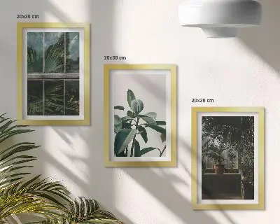 Galerie de perete cu frunze verzi pe fereastră și plante în interior