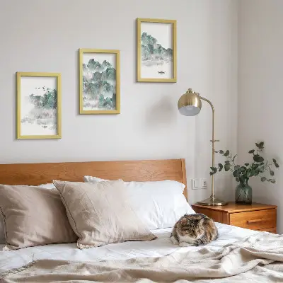 Set 3 tablouri cu peisaj montan în nori cu păsări și o barcă pe apă în stil japonez