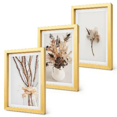 Galerie de perete cu flori și ramuri în stil minimalist natural