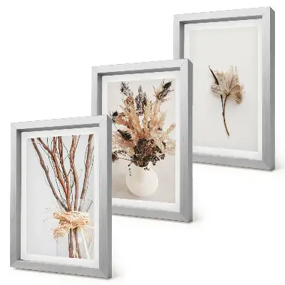Galerie de perete cu flori și ramuri în stil minimalist natural