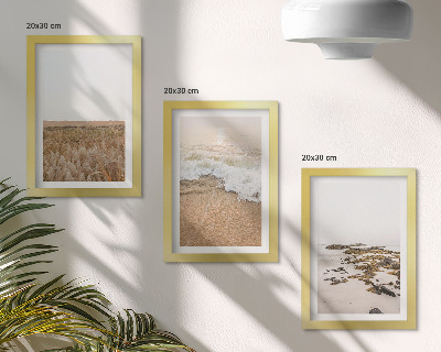 Galerie de perete Plajă cu valuri și pietre de mare vara