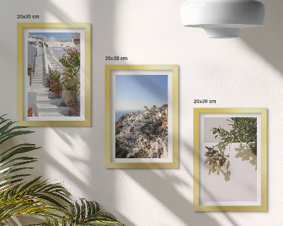 Galerie de perete Scări albe în Santorini cu vedere la oraș