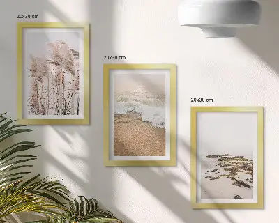 Galerie de perete cu valuri de iarbă pe plajă și pietre de litoral în stil boho