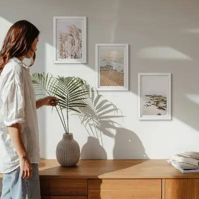 Galerie de perete cu valuri de iarbă pe plajă și pietre de litoral în stil boho
