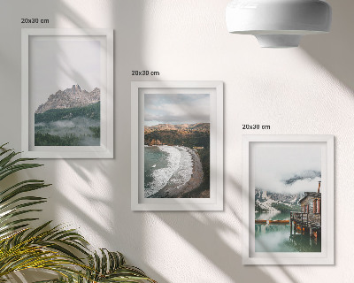Set 3 tablouri Peisaje montane cu o plajă și o casă din lemn