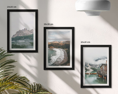 Set 3 tablouri Peisaje montane cu o plajă și o casă din lemn