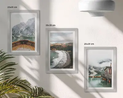 Galerie de perete cu vedere la munți, lac, barcă și peisaj de plajă