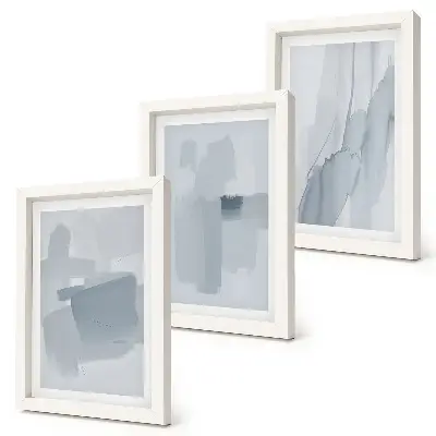 Galerie de perete cu compoziții abstracte în stil acuarelă