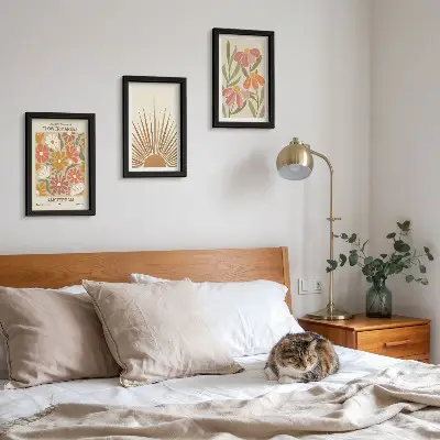 Set 3 tablouri cu flori în culori pastelate și raze de soare