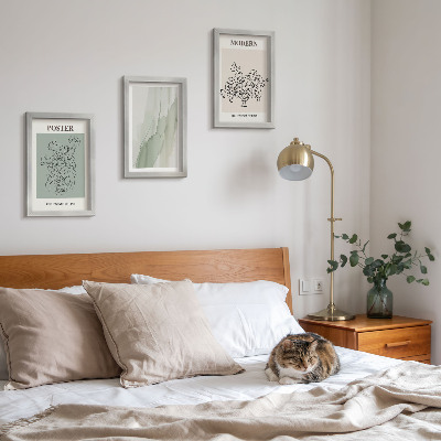 Set 3 tablouri Flori într-o vază într-un stil modern și minimalist