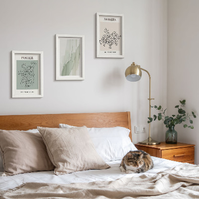 Set 3 tablouri Flori într-o vază într-un stil modern și minimalist
