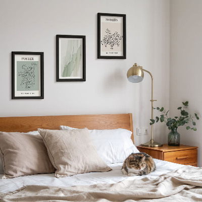 Set 3 tablouri Flori într-o vază într-un stil modern și minimalist