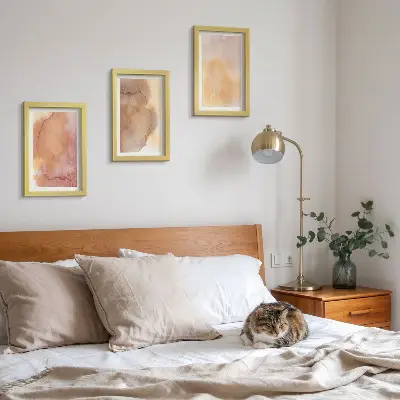Galerie de perete cu acuarele calde pe pânză și texturi colorate