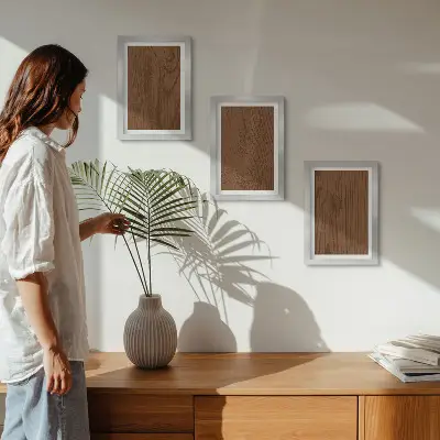 Galerie de perete cu model din lemn și textură de scoarță de copac în stil minimalist