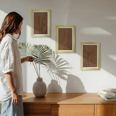 Galerie de perete cu model din lemn și textură de scoarță de copac în stil minimalist
