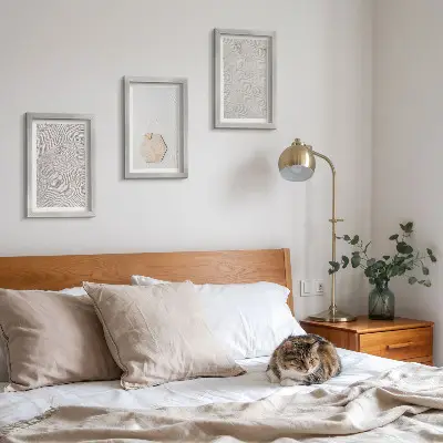 Galerie de perete cu texturi ușoare pe nisip în stil boho delicat