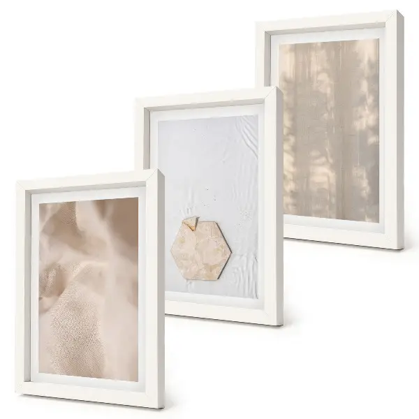 Galerie de perete cu texturi subtile în stil boho natural