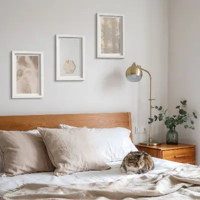 Galerie de perete cu texturi subtile în stil boho natural