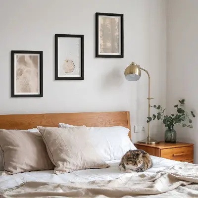 Galerie de perete cu texturi subtile în stil boho natural