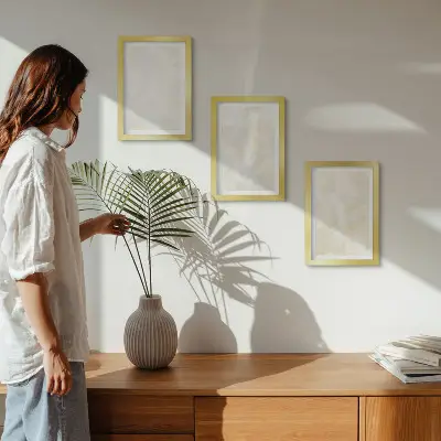 Galerie de perete design cu pensule și textură strălucitoare