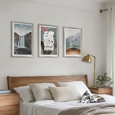 Set tablouri decorative cu peisaj montan cu cascadă și barcă