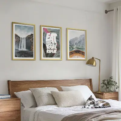 Set tablouri decorative cu peisaj montan cu cascadă și barcă