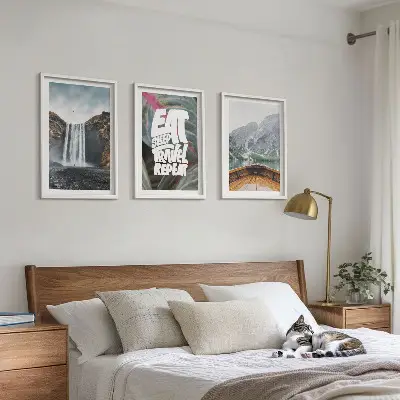 Set tablouri decorative cu peisaj montan cu cascadă și barcă