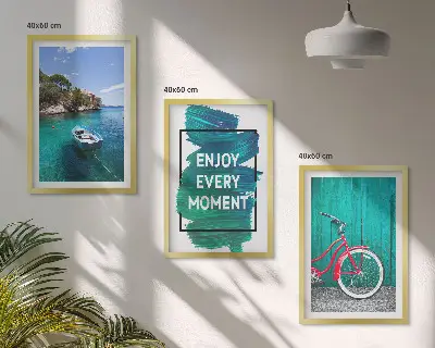 Set tablouri pentru dormitor cu tematică marină reprezentând o barcă și biciclete