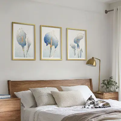 Set de tablouri pentru dormitor cu flori albastre pe fundal