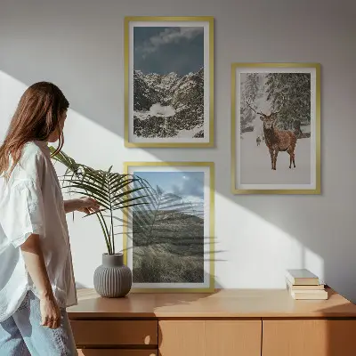 Set tablouri pentru dormitor peisaj forestier cu cerbi și zăpadă în munți