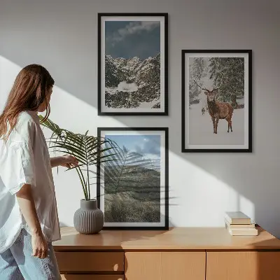 Set tablouri pentru dormitor peisaj forestier cu cerbi și zăpadă în munți