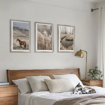 Set tablouri decorative peisaj cu cai, iarbă și pârâu