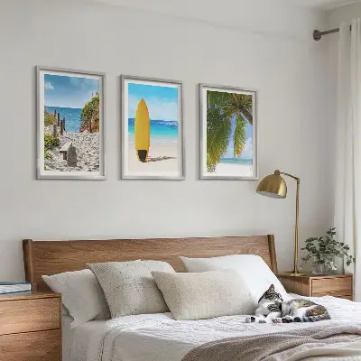 Set de tablouri decorative cu peisaj de vacanță cu plajă, valuri și palmieri