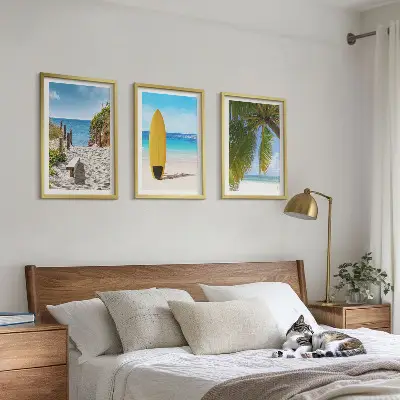 Set de tablouri decorative cu peisaj de vacanță cu plajă, valuri și palmieri
