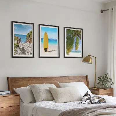 Set de tablouri decorative cu peisaj de vacanță cu plajă, valuri și palmieri