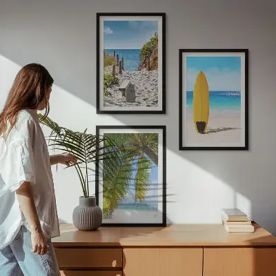 Set de tablouri decorative cu peisaj de vacanță cu plajă, valuri și palmieri