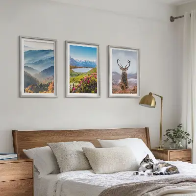 Set de tablouri pentru dormitor cu cerbi la un lac de munte în natură