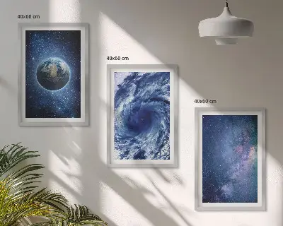 Set de tablouri decorative cu reprezentarea galaxiei furtunii spațiale a Pământului