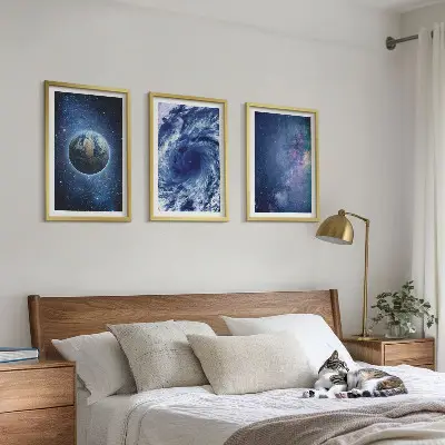 Set de tablouri decorative cu reprezentarea galaxiei furtunii spațiale a Pământului