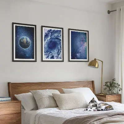 Set de tablouri decorative cu reprezentarea galaxiei furtunii spațiale a Pământului