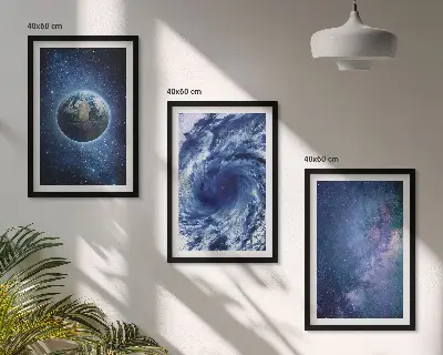 Set de tablouri decorative cu reprezentarea galaxiei furtunii spațiale a Pământului