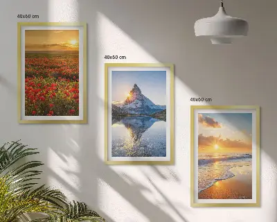Set tablouri decorative peisaje cu munți și mare în vest
