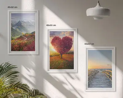 Set de tablouri pentru dormitor cu peisaj montan reprezentând un copac în formă de inimă pe un dig