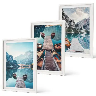 Set tablouri decorative reprezentând lacul cu bărci la debarcader în stil liniștit