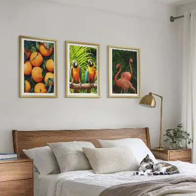 Set de tablouri pentru dormitor cu motive tropicale și accente fructate