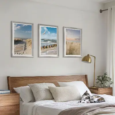Set de tablouri decorative cu plajă, nisip, valuri, cer și păsări