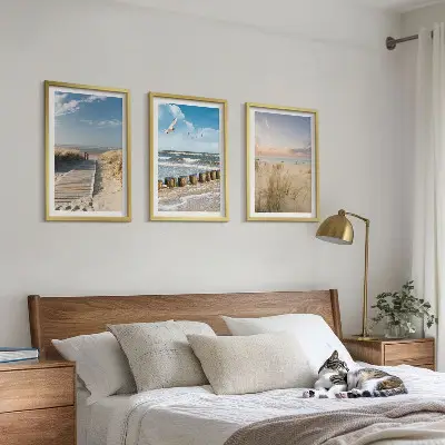 Set de tablouri decorative cu plajă, nisip, valuri, cer și păsări