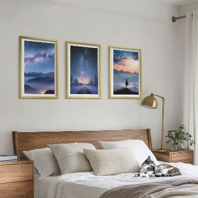 Set tablouri pentru dormitor cer nocturn cu munți, ceață și cerb