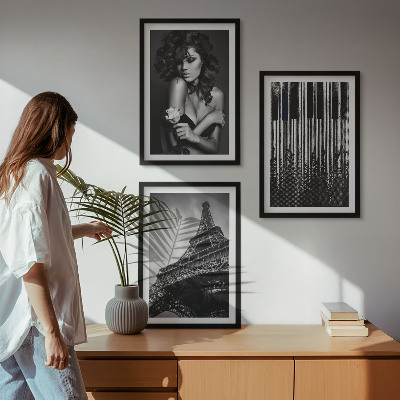 Set tablouri decorative Portretul unei femei cu un trandafir Eiffel